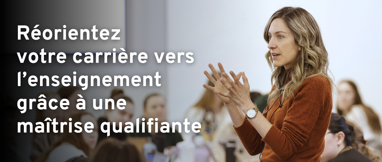Professeure donne un cours de maîtrise
